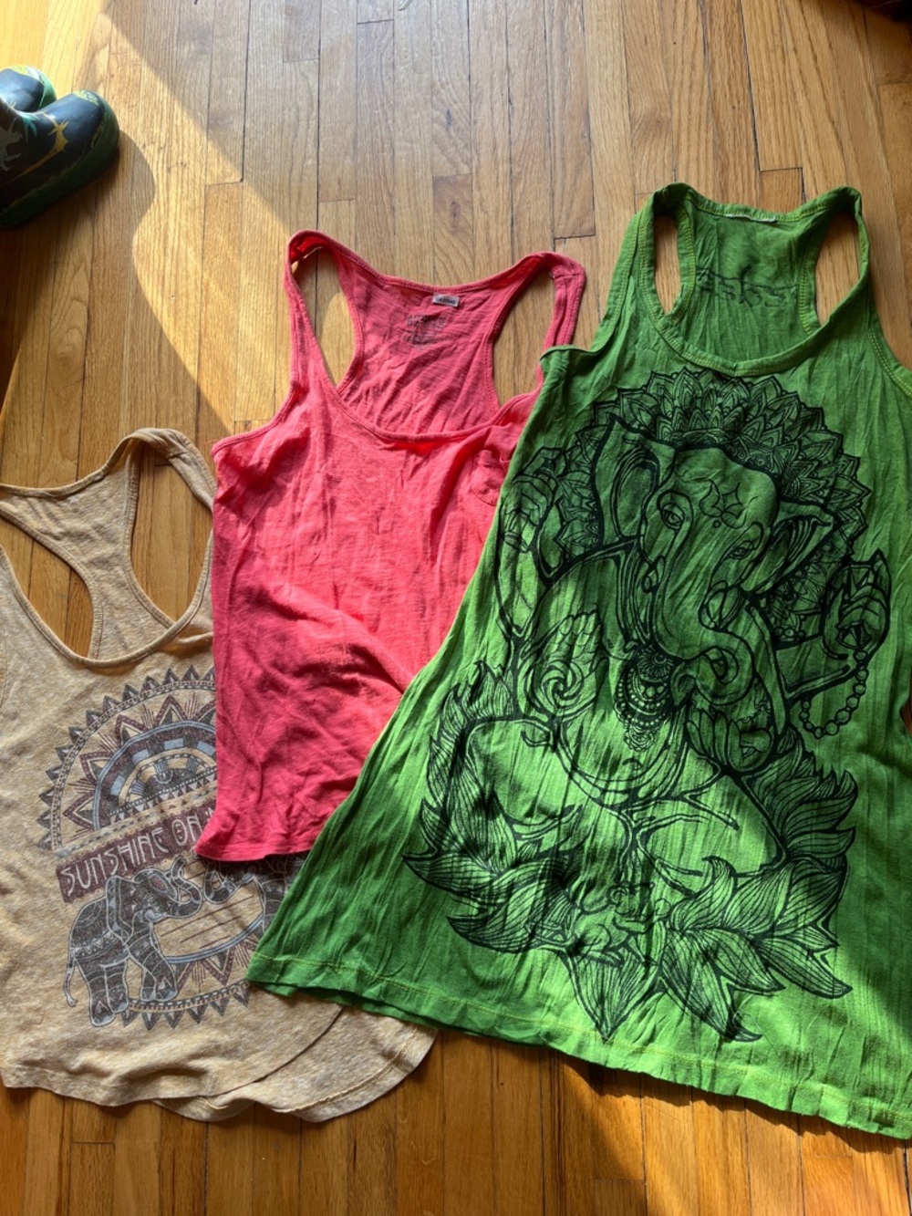 Bundle of yoga/racer back tanks